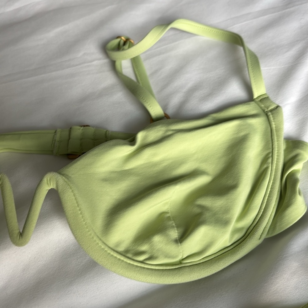 L*SPACE Nico Top and Low Rise Bottoms Lime Bikini Set - Picture 6 of 11